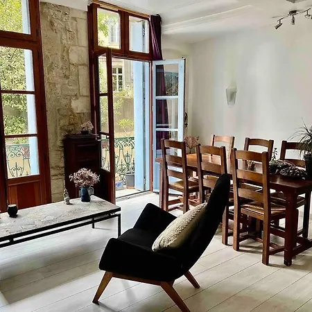 Lägenhet La Charmante Maison Aux Volets Bleu -
